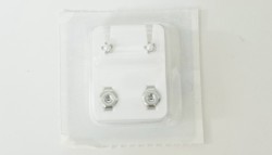 １ピアス